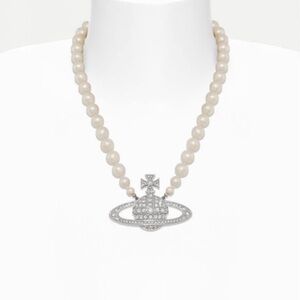 Vivienne and Westwood pearl necklace
